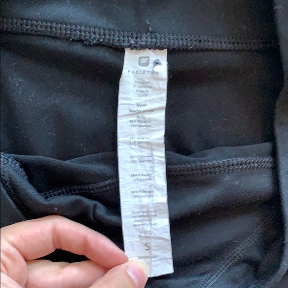 Fabletics Black Workout Cropped Leggings - Picture 3 of 6